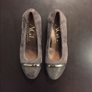 AGL Grey Suede Cap Toe Wedges size 39 NEVER WORN!